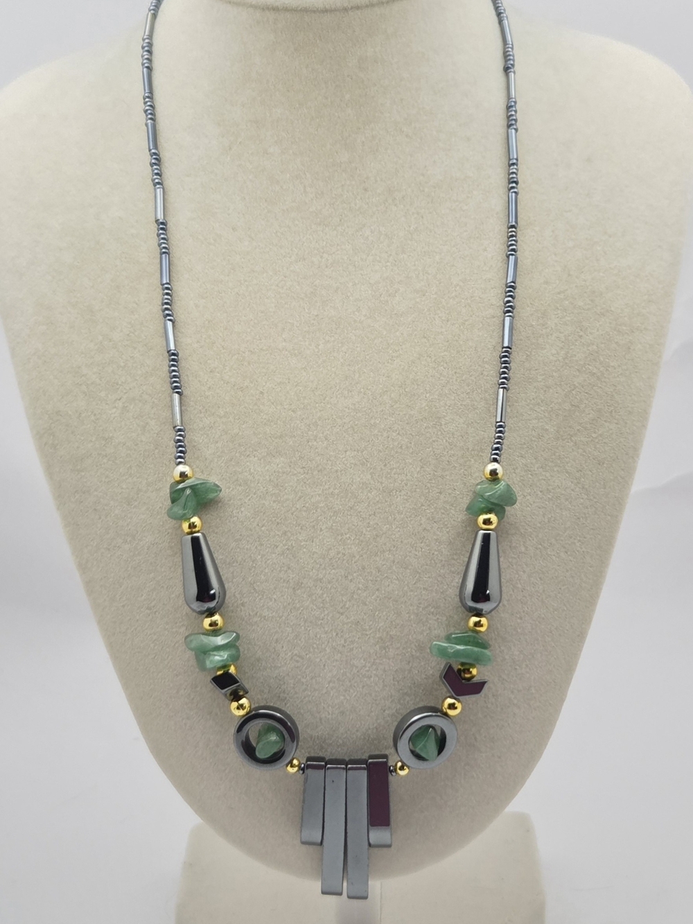 Vintage Geometric Hematite Tone & Green Stone Chip Statement Necklace 18"